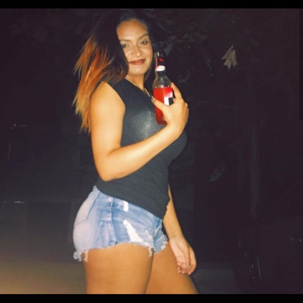 Meet your Posher, Khadjzia